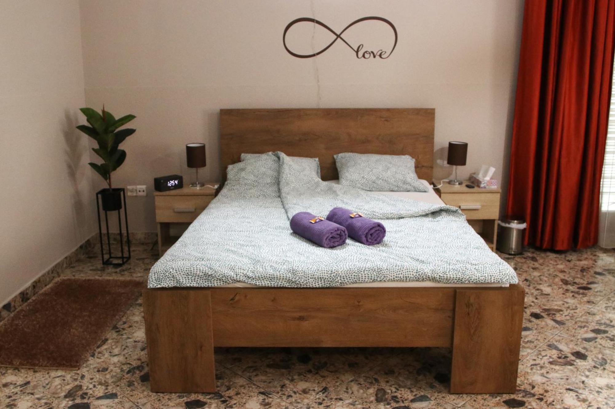 Tulipan Apartman Гёдёллё Экстерьер фото