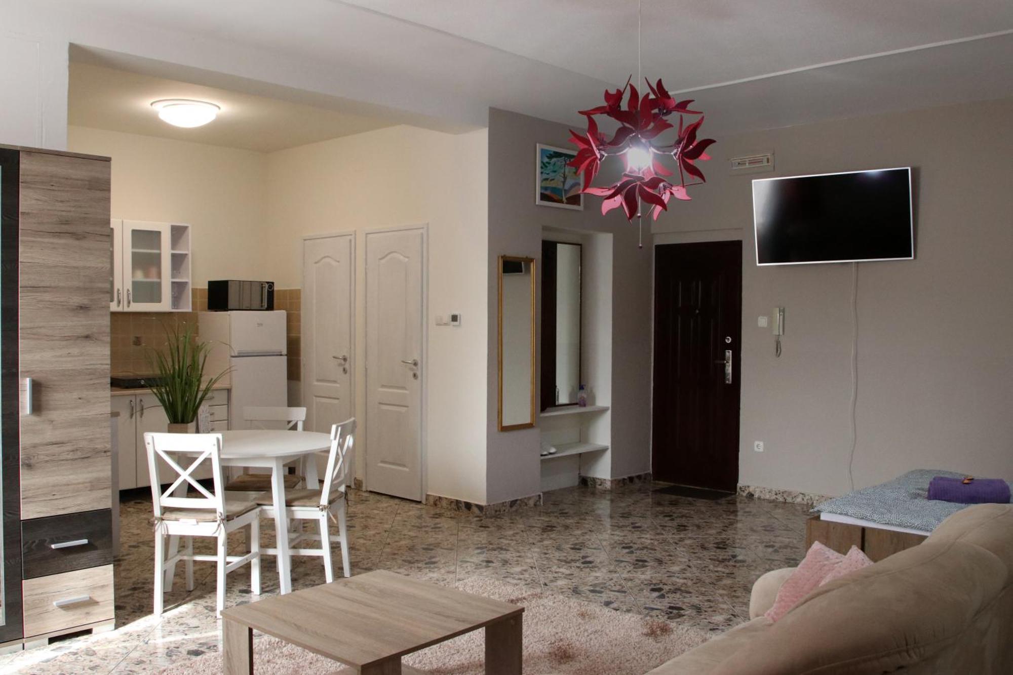 Tulipan Apartman Гёдёллё Экстерьер фото
