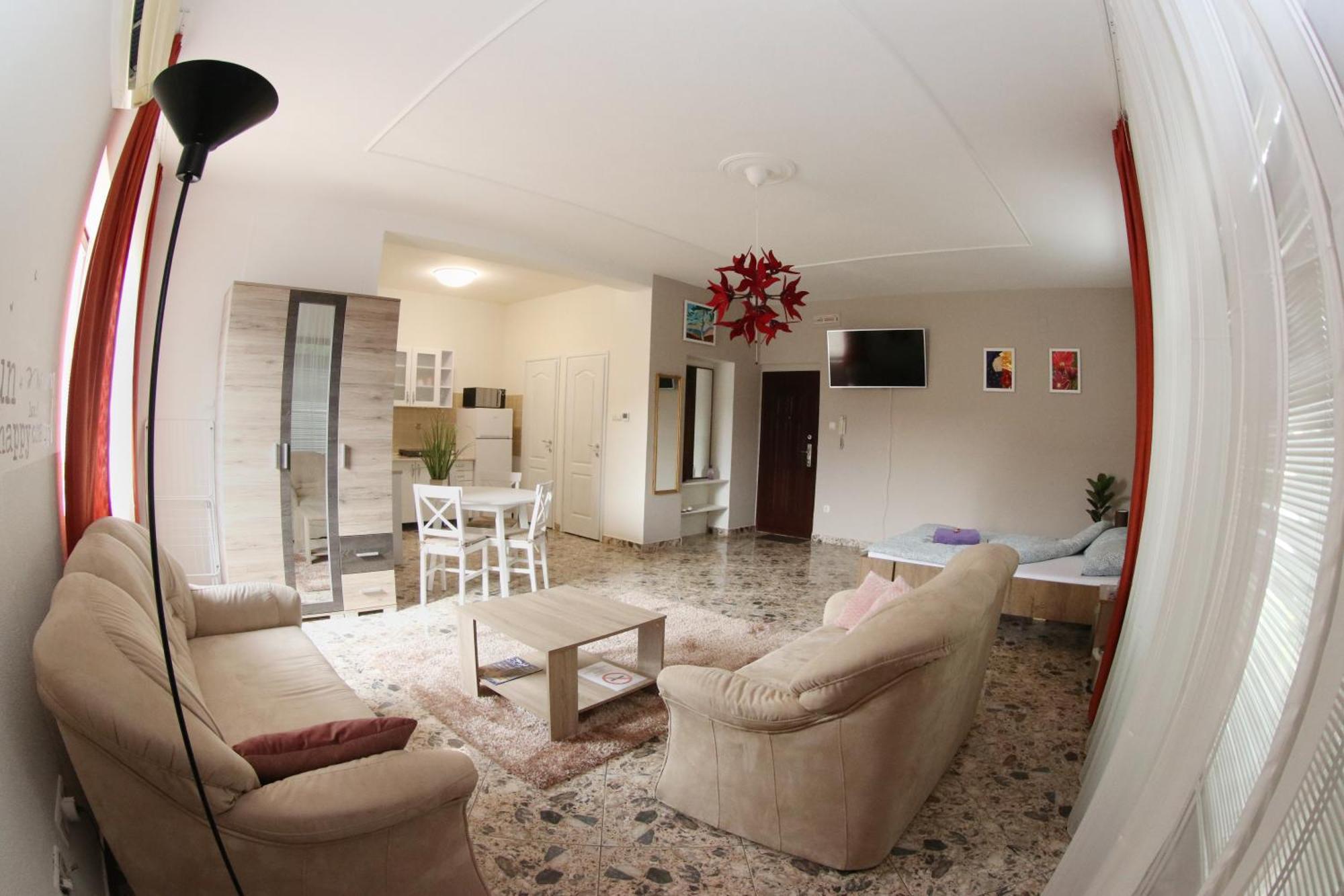 Tulipan Apartman Гёдёллё Экстерьер фото